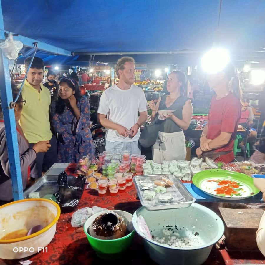 Ubud Traditional Night Market Food Tour-All Inclusive - What you’ll eat: megibung-style starts, satay, gado-gado, and more