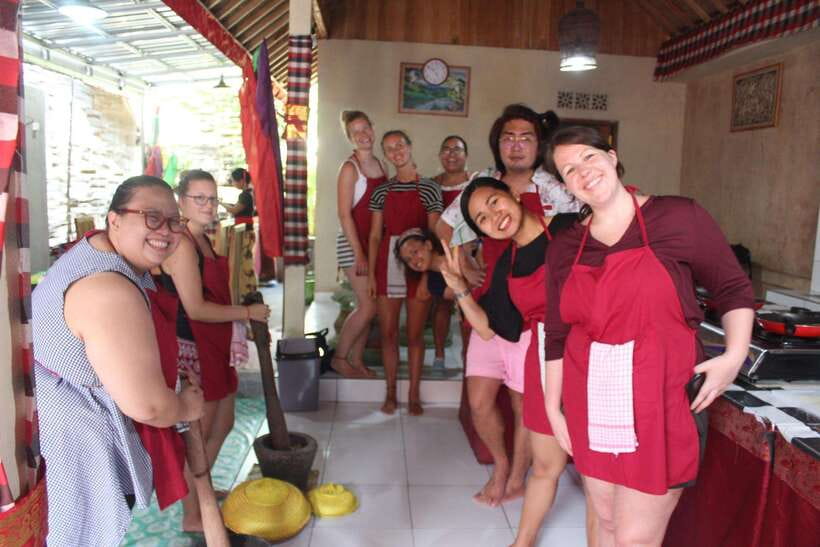 Ubud : Vegetarian & Vegan cooking class with market visit - Taste lunch or dinner together, with flavor adjustments along the way