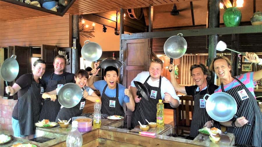 Ubud: Virgin Coconut Oil Making Class and Market Tour - A Market-to-Kitchen Cooking Lesson: Coconut Oil and Green Curry in Ubud