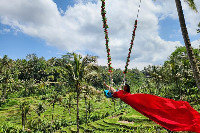Ubud: Zipline, Bali Swing, and Sky Bike in a Private Rice Terrace - Photo support, outfits, and the smart add-ons to consider