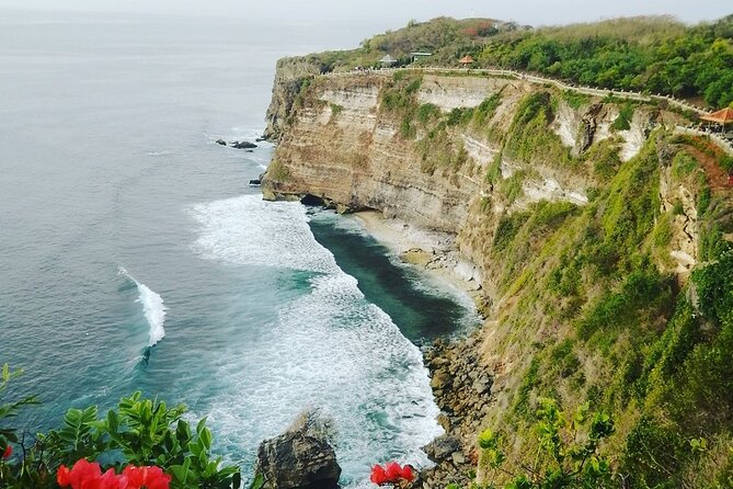 Uluwatu Sunset, Kecak Dance and Jimbaran Seafood Dinner - Kecak and Fire Dance at Sunset: Culture in Motion