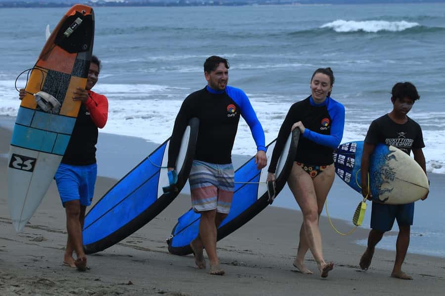 ULUWATU SURFING LESSON FOR ALL LEVELS - Logistics that matter for a smooth lesson day