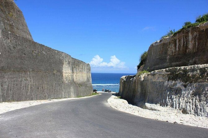 Uluwatu Temple, Beaches and Southern Bali Tour - Beach stops in the Uluwatu area: Padang-Padang vibe, Pandawa and Melasti breaks