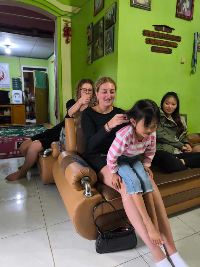 Volcano, Hot Spring, Mud Bathing, & Tea Tour all included - How the 9 to 10 hour Bandung route stays manageable