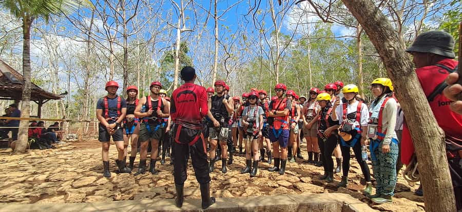 Yogayakarta : Jomblang Cave and Pindul Cave Tour - Jomblang Cave and the Light of Heaven moment