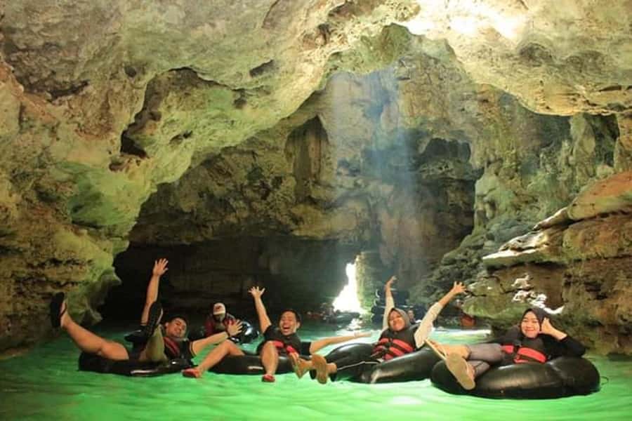 Yogayakarta : Jomblang Cave and Pindul Cave Tour - The practical flow from Yogyakarta pickup to cave gear