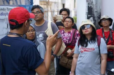 2-Hour Crash Course City Intro on Walking Tour