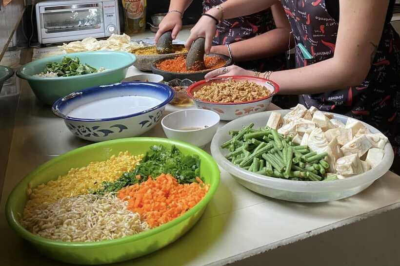Yogyakarta: 3-hour Cooking Class with Market Tour - Should You Book This Yogyakarta Market and Cooking Class?