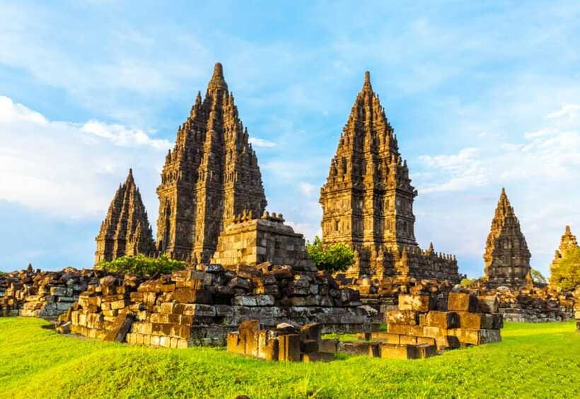 Yogyakarta: 3-hour Prambanan Tour Include Pickup & Entry Fee - What You Pay For: Entry Fee, Guide, Water, Parking