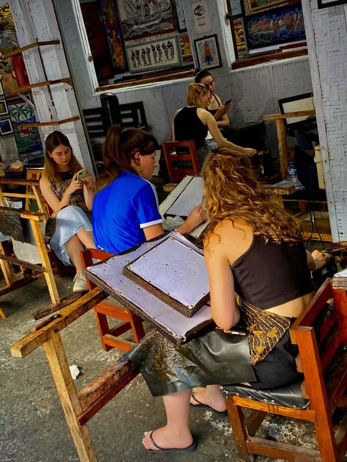 Yogyakarta: Batik Painting Workshop - Painting with Color: Choosing Dyes and Watching the Results
