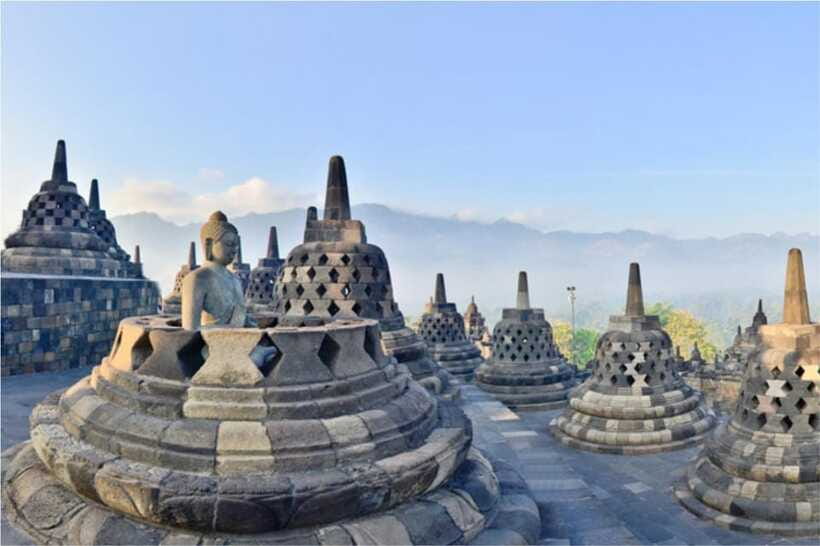 Yogyakarta: Borobudur 5-hour Tour with Climb-up & Transfers - Skipping the ticket line: small detail, big mood change