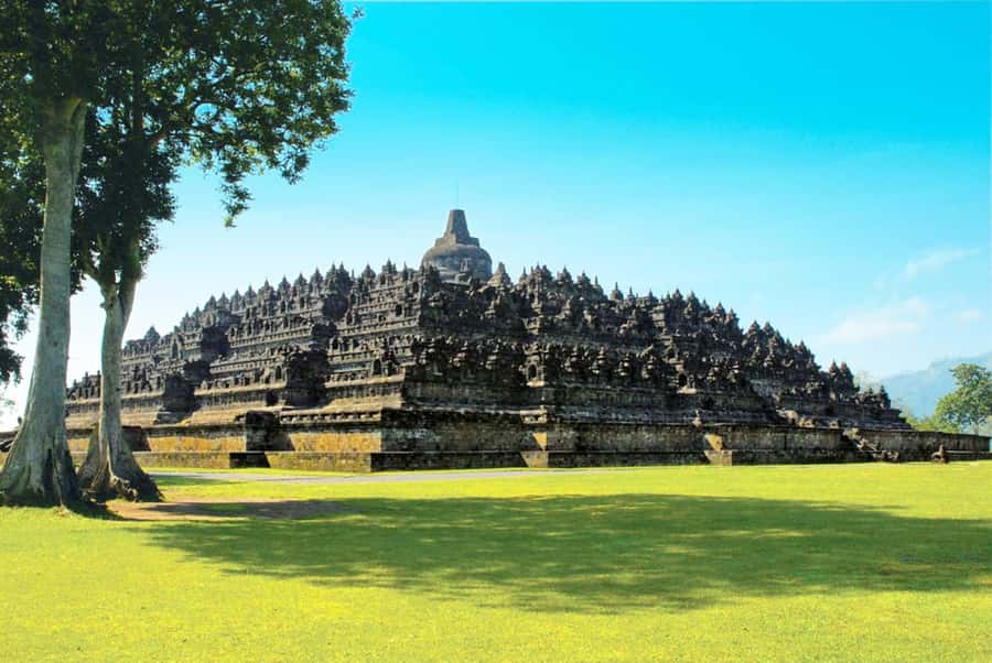Yogyakarta: Borobudur 5-hour Tour with Climb-up & Transfers - The ride from Yogyakarta: transfers that actually save energy
