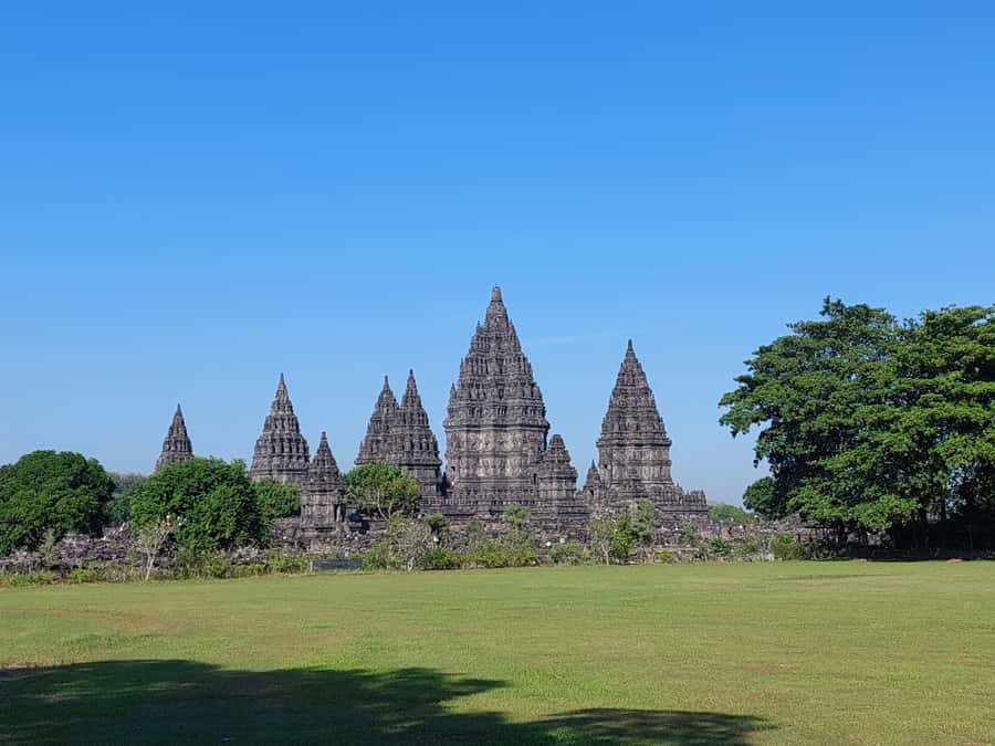 Yogyakarta: Borobudur and Prambanan Private Tour - Pawon Temple and Mendut: the quieter stops that complete the line