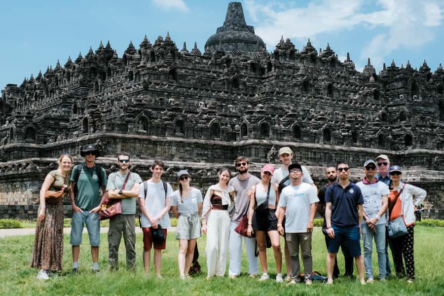 Yogyakarta: Borobudur and Prambanan Temples Guided Tour - Getting from Yogyakarta to Borobudur: views, van time, and what to watch for
