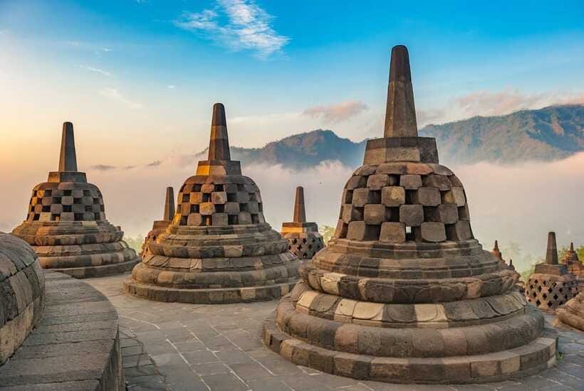 Yogyakarta: Borobudur climb up and Prambanan Temple Tour - FAQ