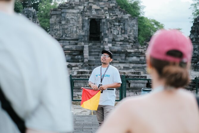Yogyakarta Borobudur Climb Up And Prambanan Temples Sharing Tour - The guide factor: what makes the experience feel well organized