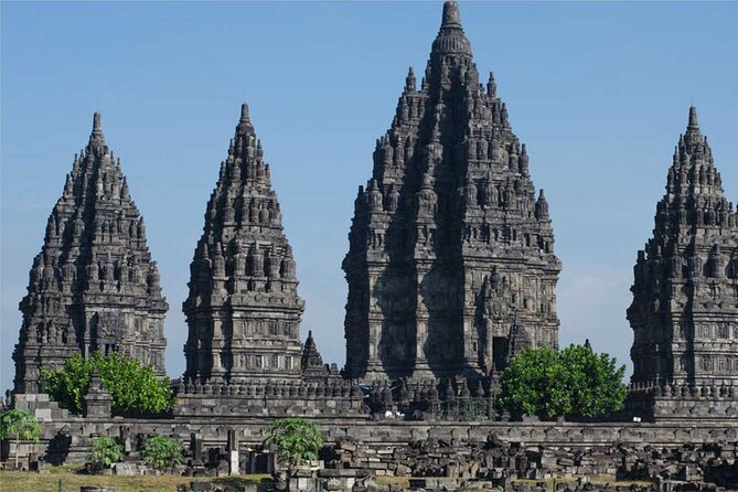 Yogyakarta: Borobudur Climb-up & Prambanan Day Trip All Inclusive - Lunch, heat, and what to bring for an 8-hour temple day