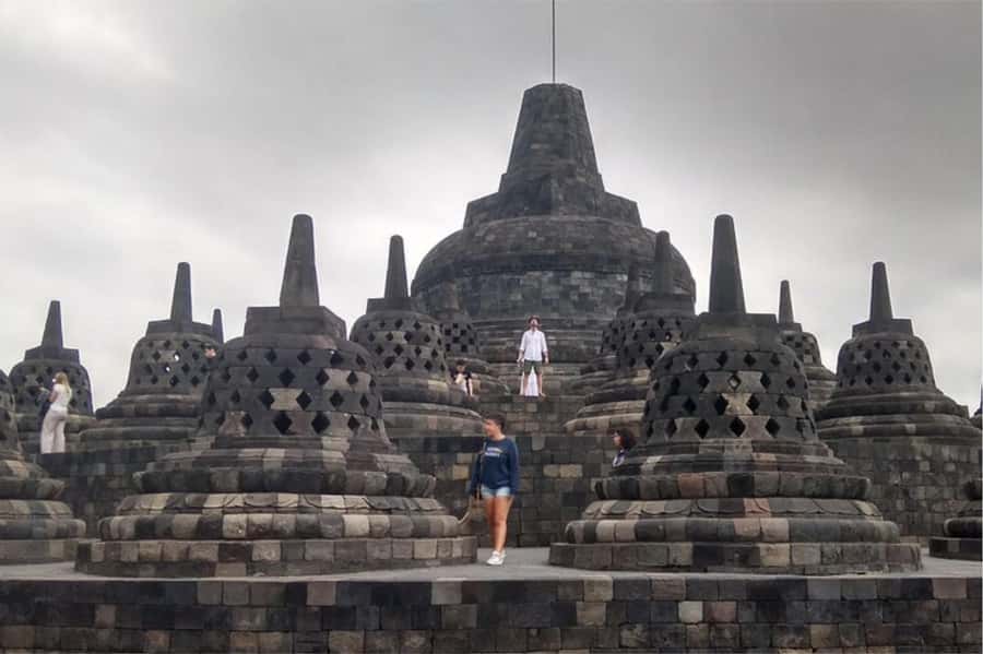 Yogyakarta: Borobudur Climb-up & Prambanan Temple Day Tour - Prambanan: Shiva Temples, Ramayana Reliefs, and Towering Carvings