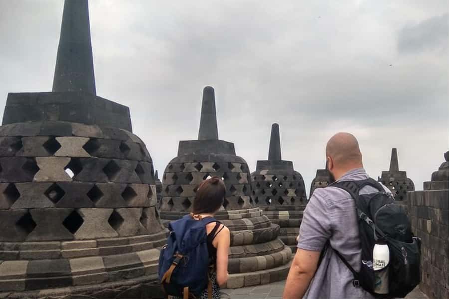 Yogyakarta: Borobudur Climb-up Tickets with Shared Transfers - Simple do and don’t for a smoother climb