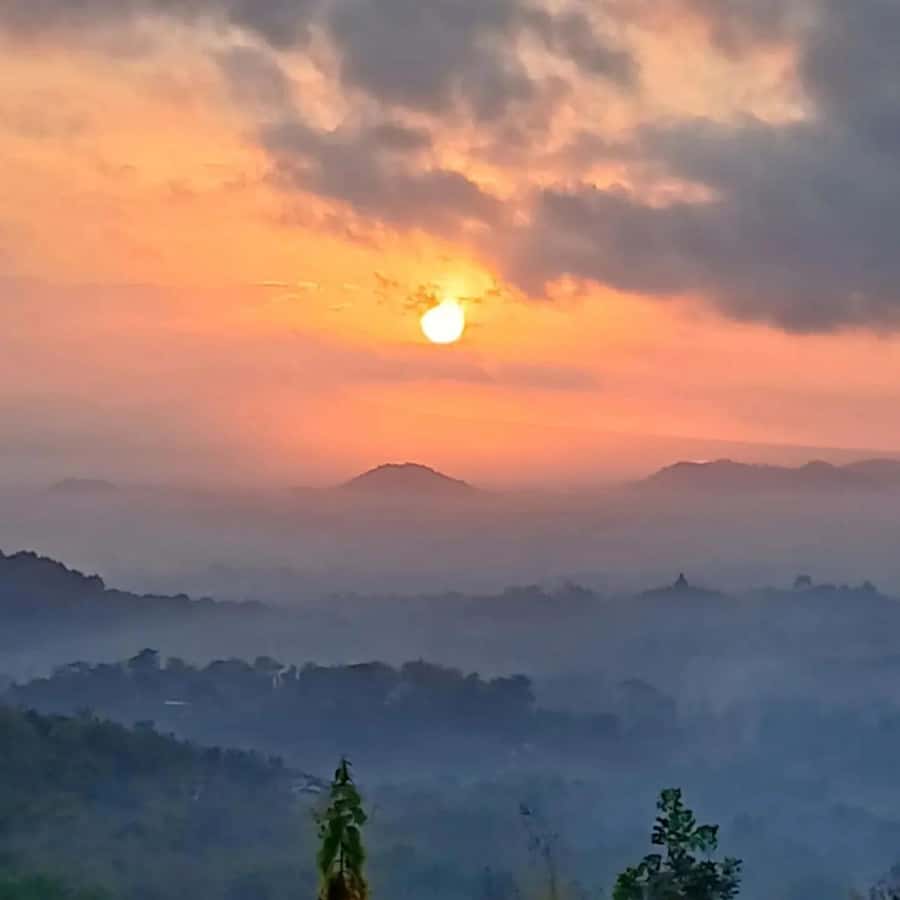 Yogyakarta: Borobudur ClimbUp, Prambanan tour &entry ticket - Who This Borobudur and Prambanan Tour Fits Best