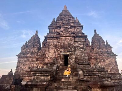 Borobudur ClimbUp (sunrise option) & Prambanan