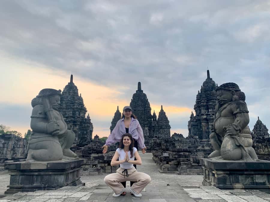 Yogyakarta: Borobudur ClimbUp (sunrise option) & Prambanan - Setumbu Hill in the morning: picture timing and what to expect