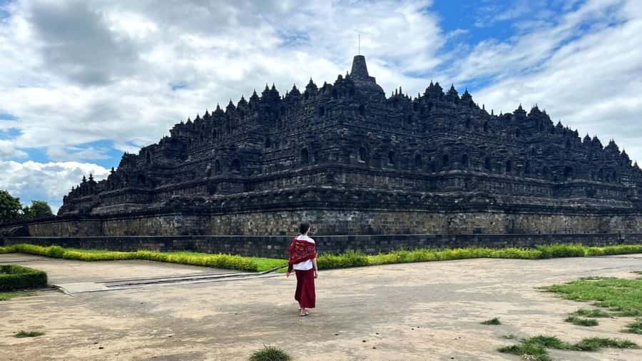 Yogyakarta: Borobudur Half-Day Tour with Climb up Access - The climb up: worth it, but pace matters