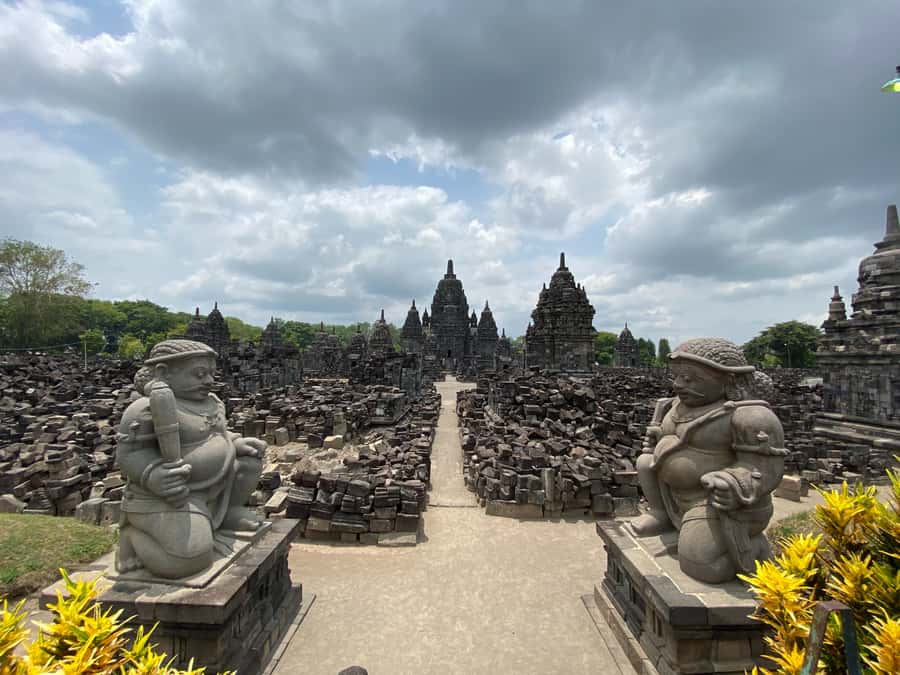 Yogyakarta: Borobudur, Mt. Merapi, Prambanan & Ramayana Tour - Ramayana dance at Purawisata Jogja: a strong cultural closer