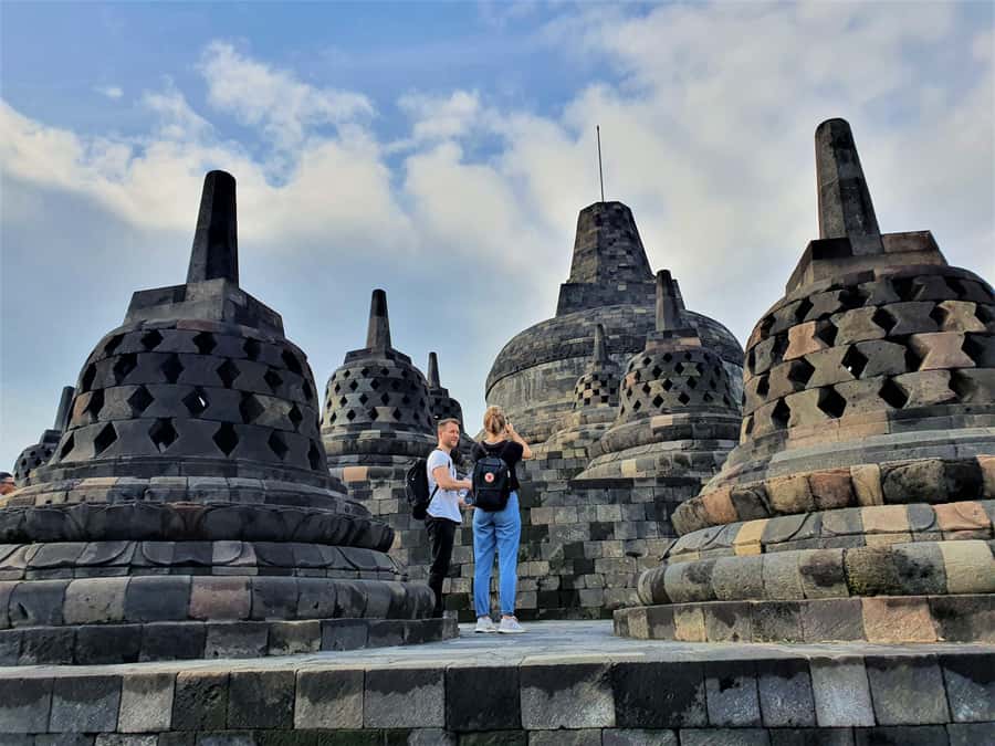 Yogyakarta: Borobudur & Prambanan Guided Tour w/ Entry Fees - The Morning Setup: Pickup, Transport, and Timing Reality