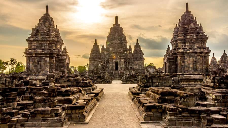 Yogyakarta: Borobudur sunrise(guarantee climb up)& Prambanan - What You Really Get for Around $60 in Yogyakarta