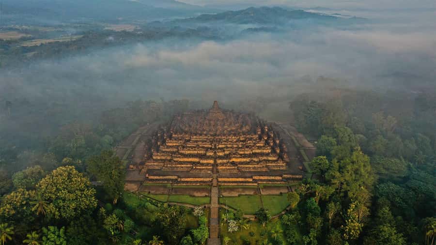 Yogyakarta: Borobudur sunrise(guarantee climb up)& Prambanan - Set Your Alarm: The Borobudur Sunrise Start Time Reality