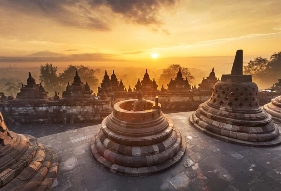 Yogyakarta: Borobudur sunrise(guarantee climb up)& Prambanan - Prambanan Temple: Hindu Trimurti, Big Courtyards, and Time to Look