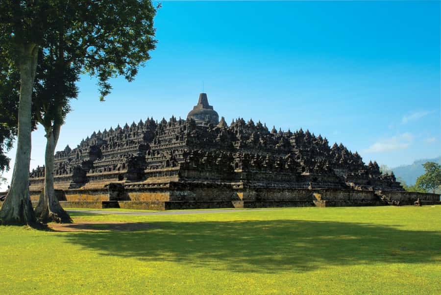 Yogyakarta: Borobudur sunrise(guarantee climb up)& Prambanan - The Borobudur Climb Ticket: The Access Advantage
