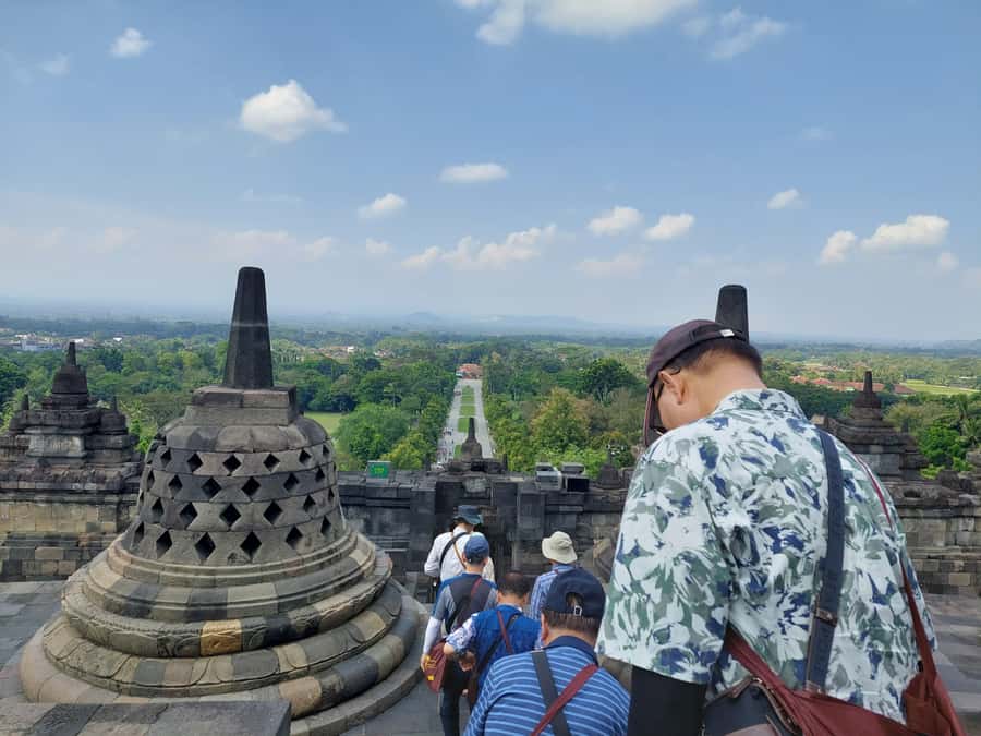 Yogyakarta: Borobudur Sunset Climb Up Shared Guided Tour - Why Borobudur at sunset feels different from a daytime visit