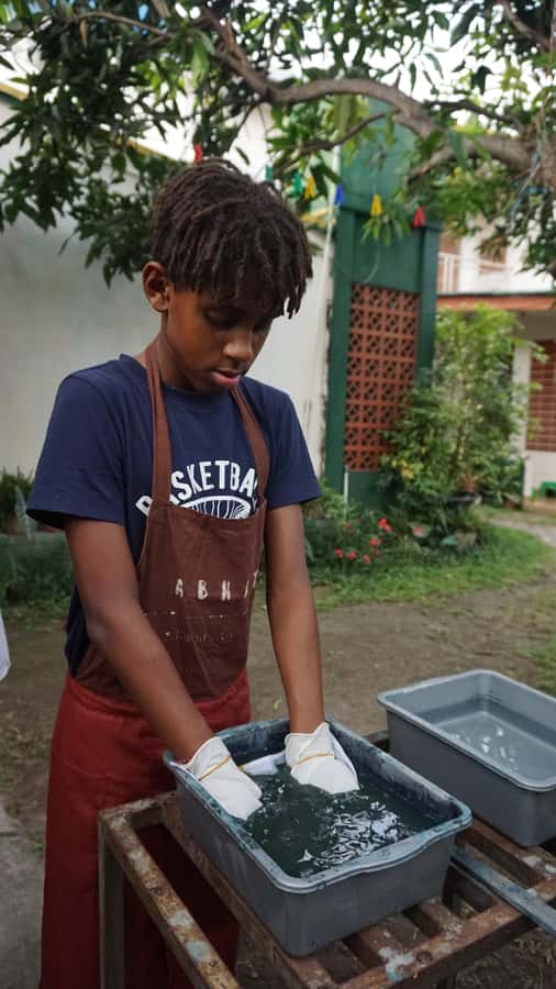 Yogyakarta: Contemporary Batik Workshop with Natural Dyeing - Logistics Made Simple, If You Plan for the Alley
