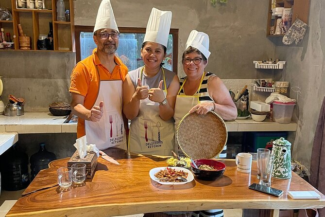 Yogyakarta Cooking Class and Market Tour - Lunch and drinks: eat what you made, then take the recipe home