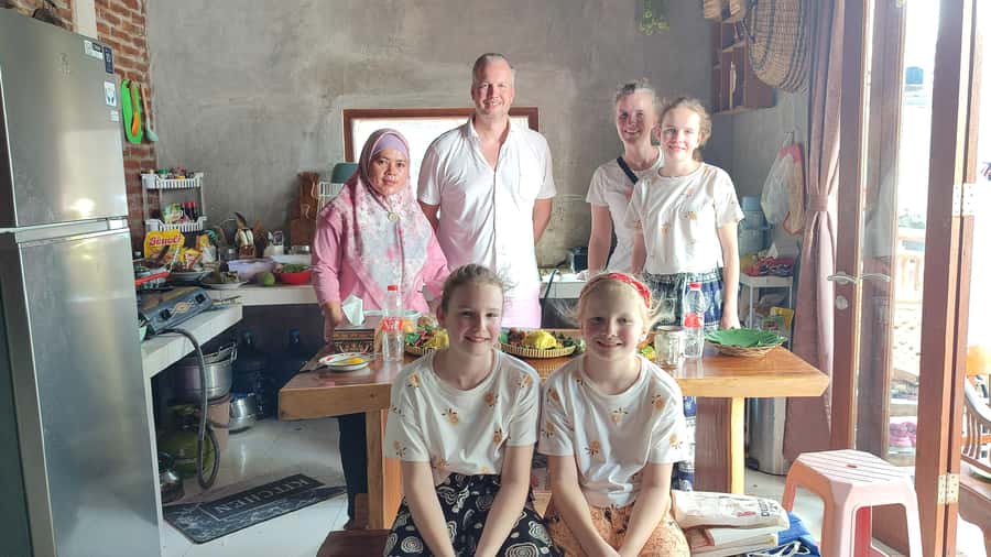 Yogyakarta: Cooking Class with Market Visit and Hotel Pickup - Bantul and Laplapan village time, the warm welcome factor