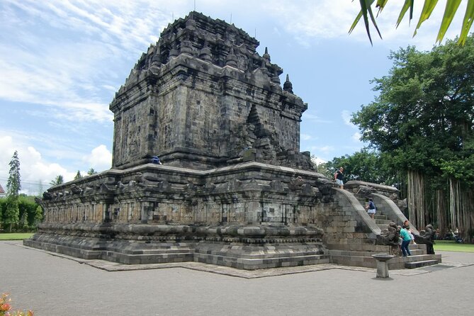 Yogyakarta Day trip Borobudur & Prambanan Temples - Prambanan Temples: Sanjaya Dynasty and 240 Temples