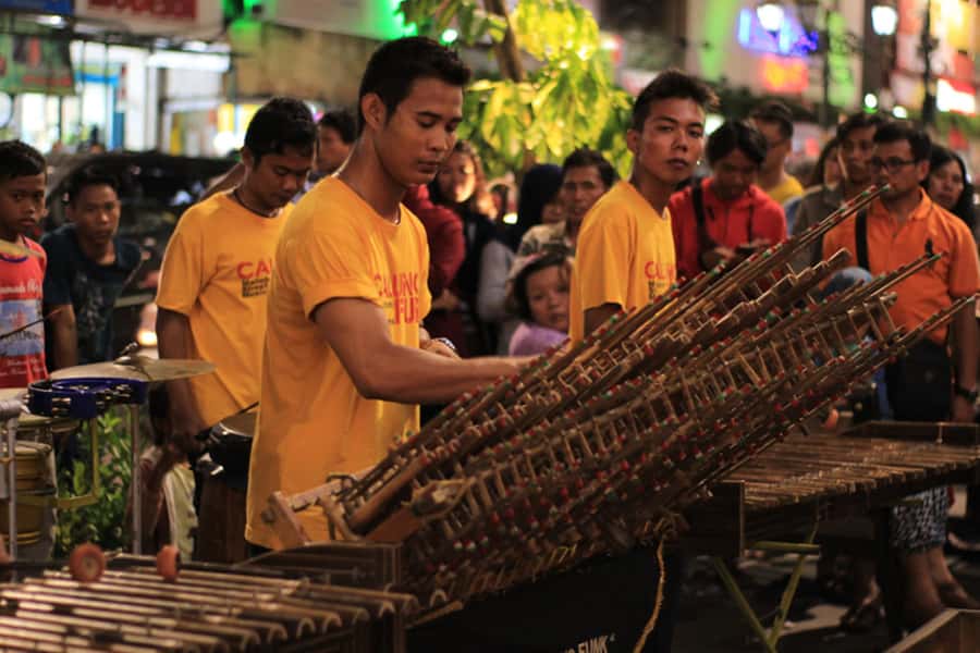 Yogyakarta: Guided City Walk and Food Tour - A Local Restaurant Break: Regional Food, Seating Time, and a Real Reset