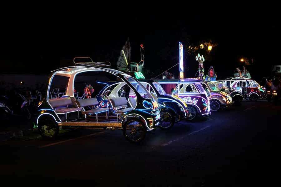 Yogyakarta: Guided City Walk and Food Tour - Finish at Alun Alun Kidul: Traditional Games and a Cozy Night Ending