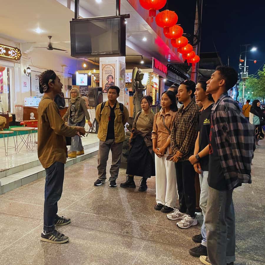 Yogyakarta: Night Walking & Street Food Tour - Small group pace, and why it makes the food stops easier