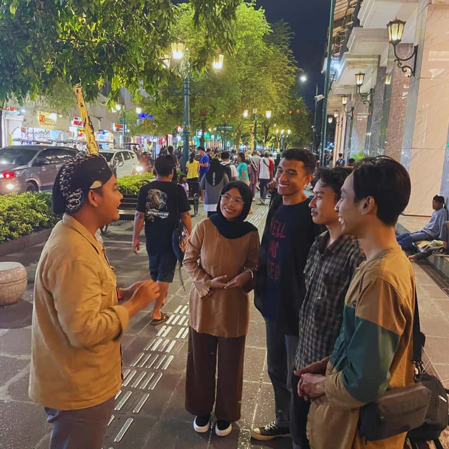 Yogyakarta: Night Walking & Street Food Tour - Price and what you actually get for $20