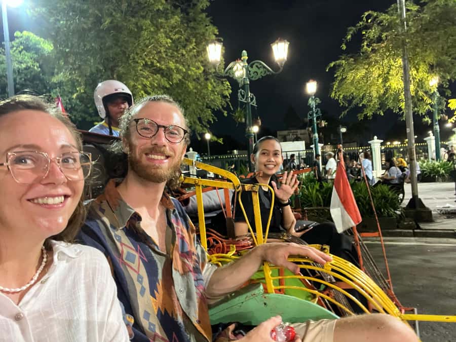 Yogyakarta: Nighttime Walk and Food Tour - Titik Nol Kilometer Yogyakarta for quick context, then snack tasting