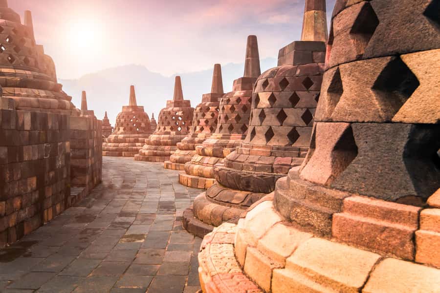 Yogyakarta: Palace, Water Castle & UNESCO Temple Guided Tour - Should You Book This Yogyakarta Palace, Water Castle, and UNESCO Tour?