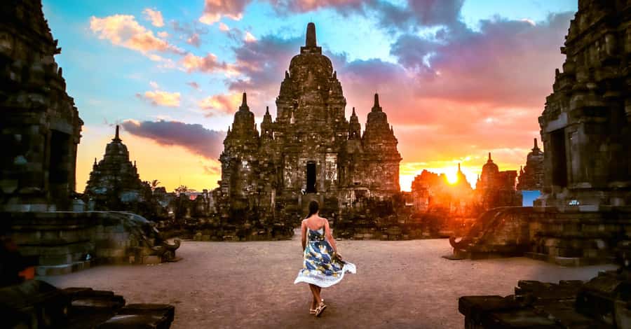 Yogyakarta : prambanan temple sunset with expert local guide - The Prambanan Sunset Window, Where the Timing Really Matters