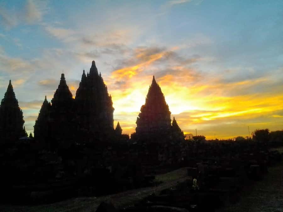 Yogyakarta : prambanan temple sunset with expert local guide - Who This Tour Suits Best