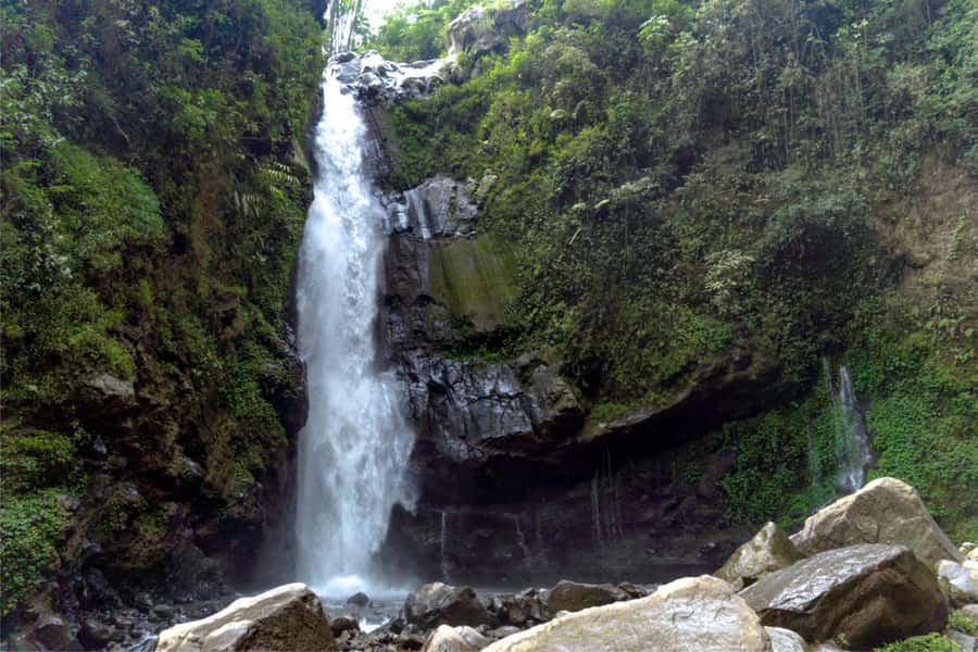 Yogyakarta: Selogriyo Temple, Rice Terraces & Waterfall Tour - Where the day turns practical: breaks, coffee stops, and small tastings in the fields