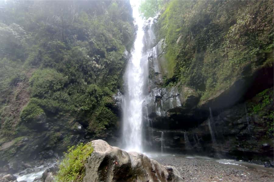 Yogyakarta: Selogriyo Temple, Rice Terraces & Waterfall Tour - Kedung Kayang Waterfall: swimming, steep stairs, and what shoes to bring
