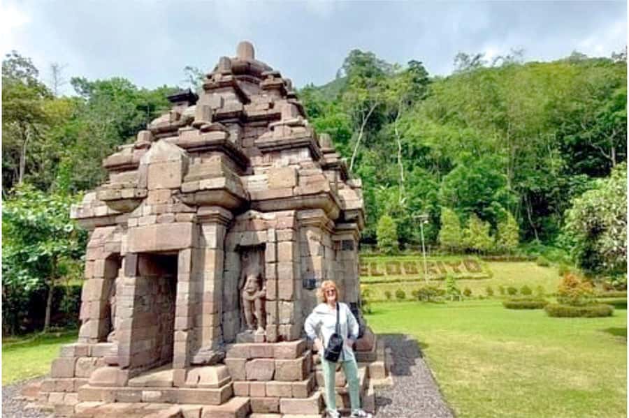 Yogyakarta: Selogriyo Temple, Rice Terraces & Waterfall Tour - Guide power on Java countryside days: Haidar, Atok, Kin, Imam, and Yuni