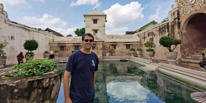Yogyakarta: Sultan's Palace and Water Castle Walking Tour - How the 6-Hour Pace Really Feels, and What Can Shift